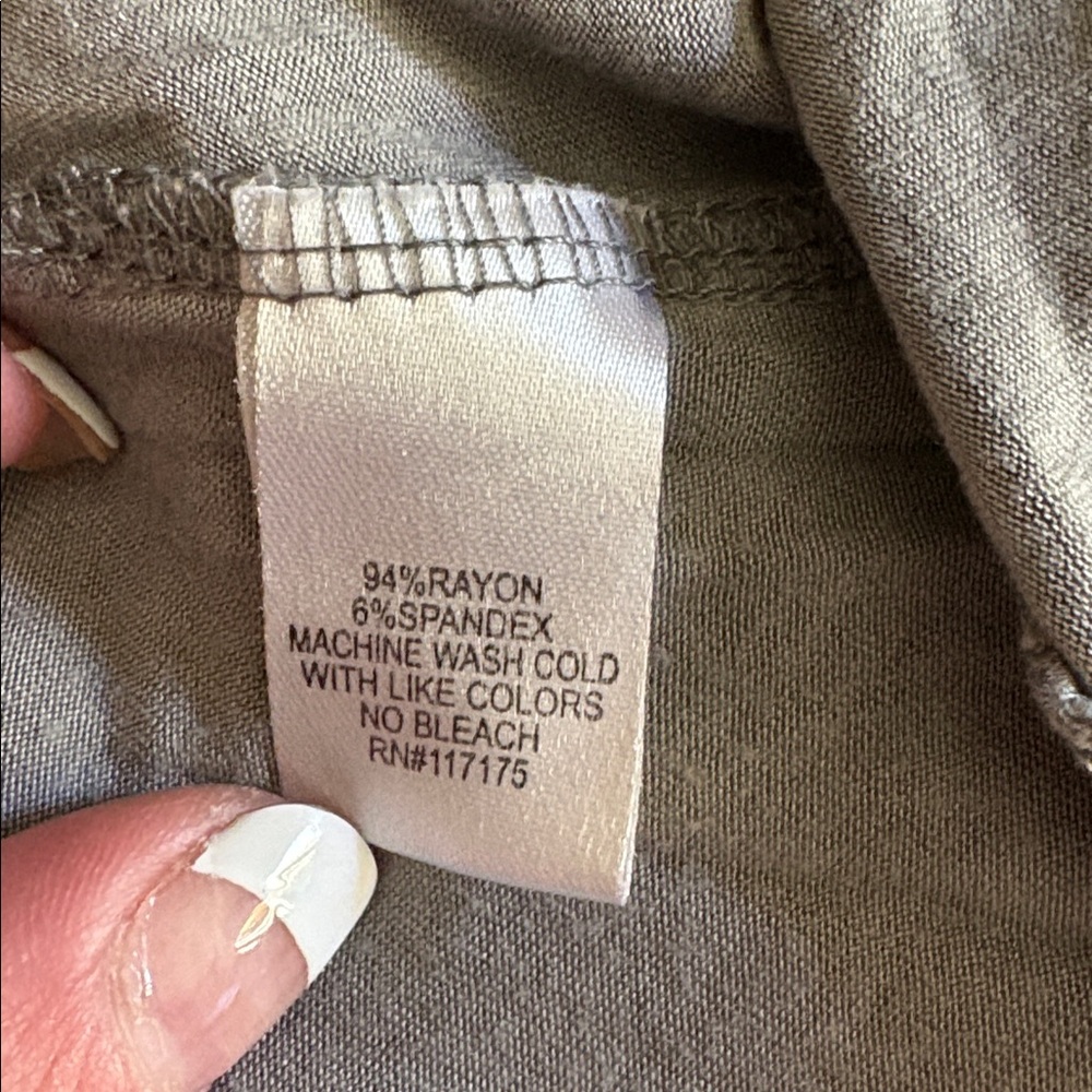 Women's Gray and Green Tops - Picture 4 of 8